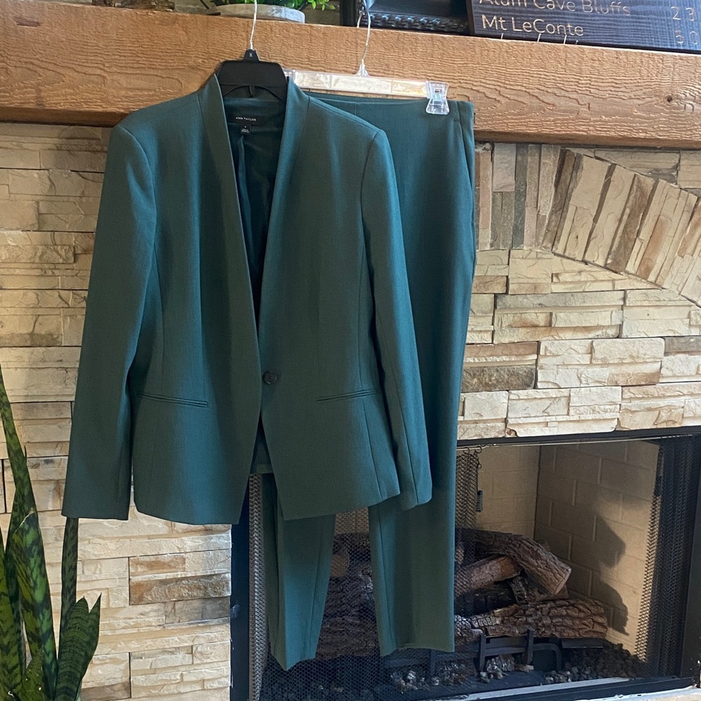 Ann Taylor Bi-stretch cutaway suit.